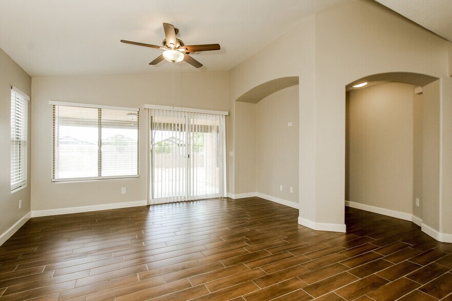 Building Photo - 35222 N Happy Jack Dr