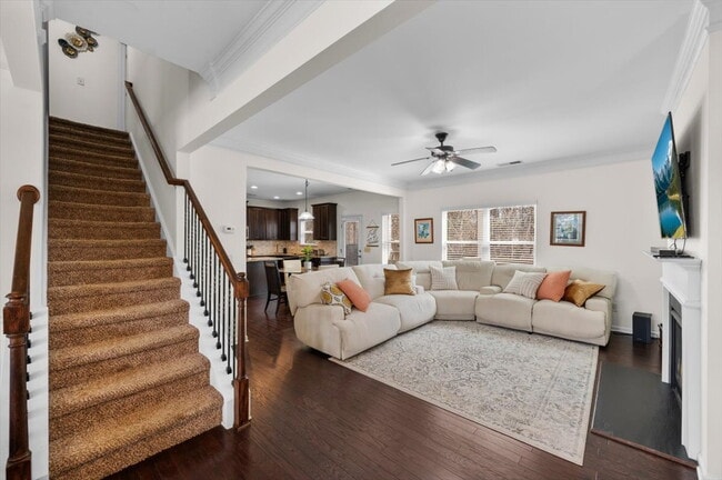 Building Photo - Furnished or Unfurnished spacious two story traditional conveniently located and ready now!