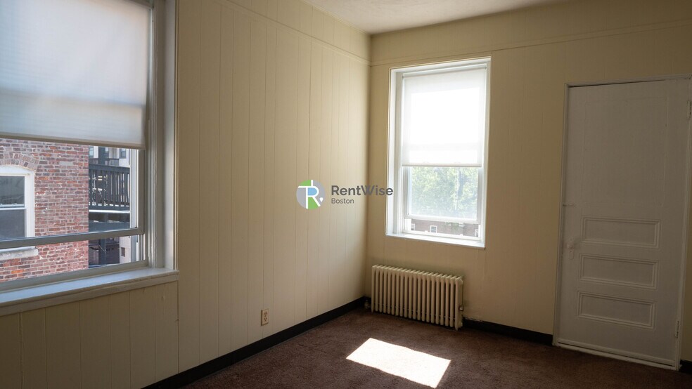 Building Photo - 1124 Commonwealth Ave