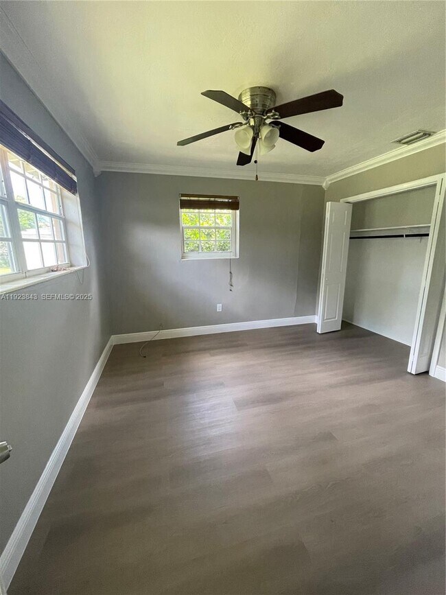 Building Photo - 145 NE 191st St