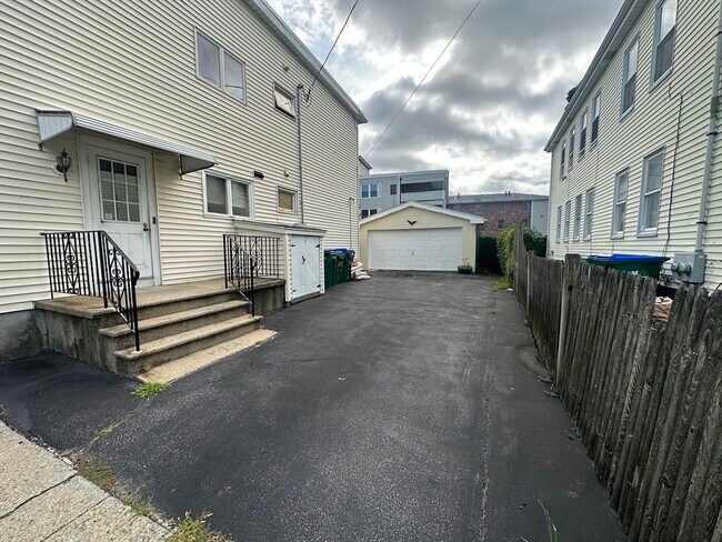 Building Photo - 30 South St