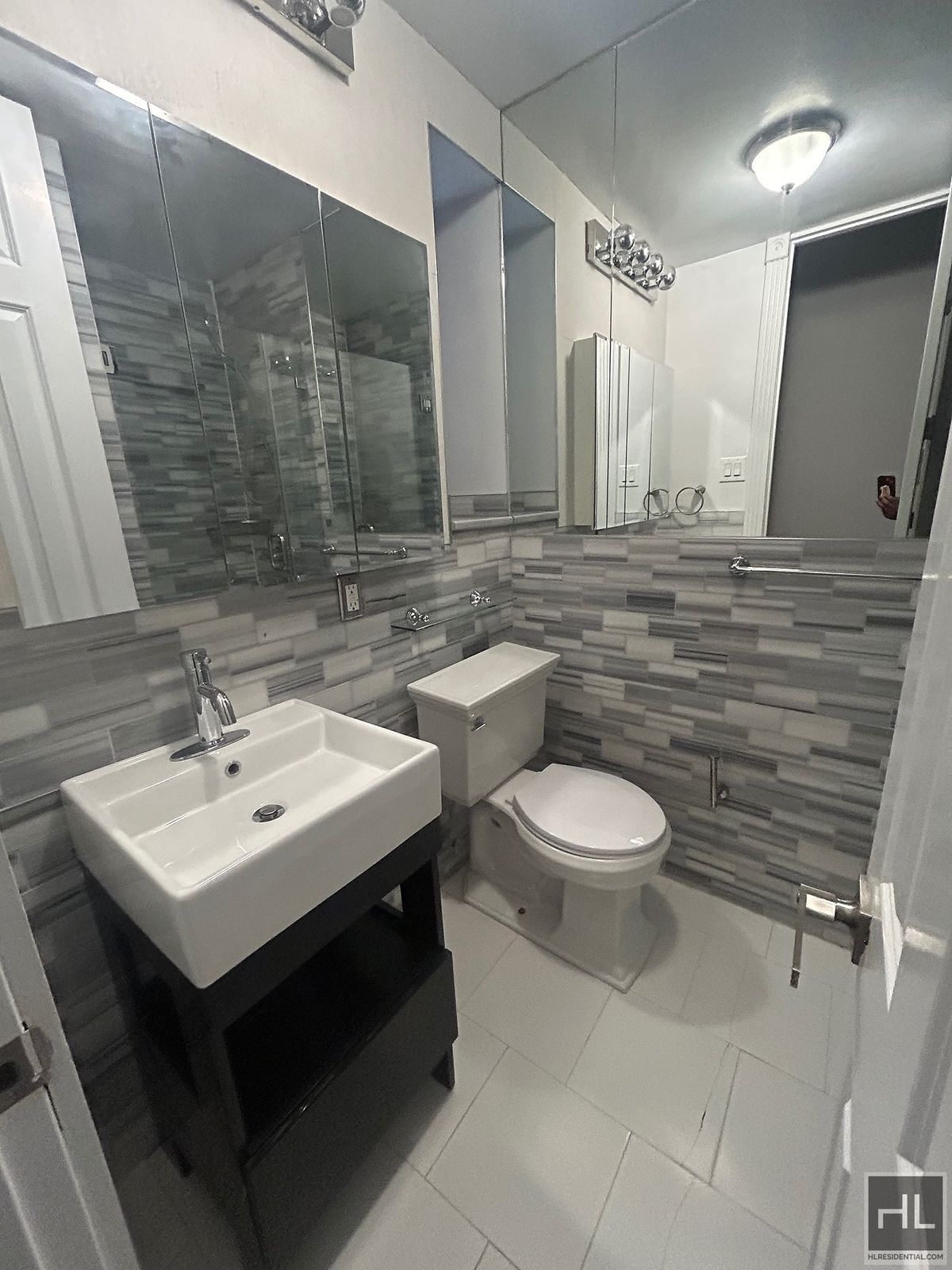 Building Photo - Mott Street