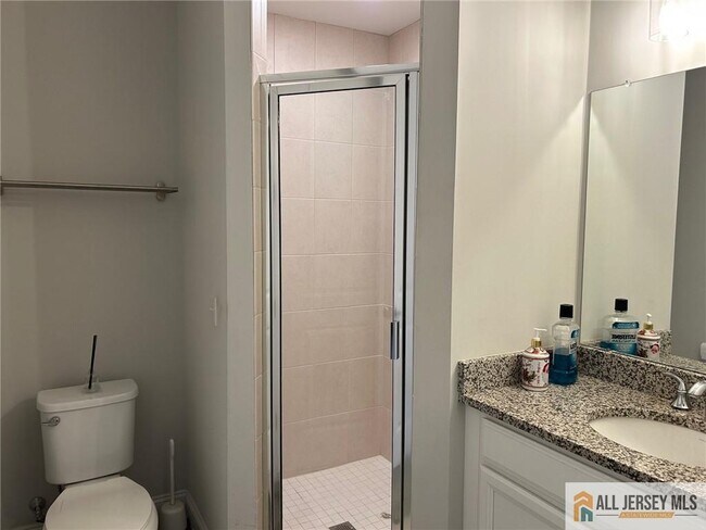 Building Photo - 30 Hamilton Dr