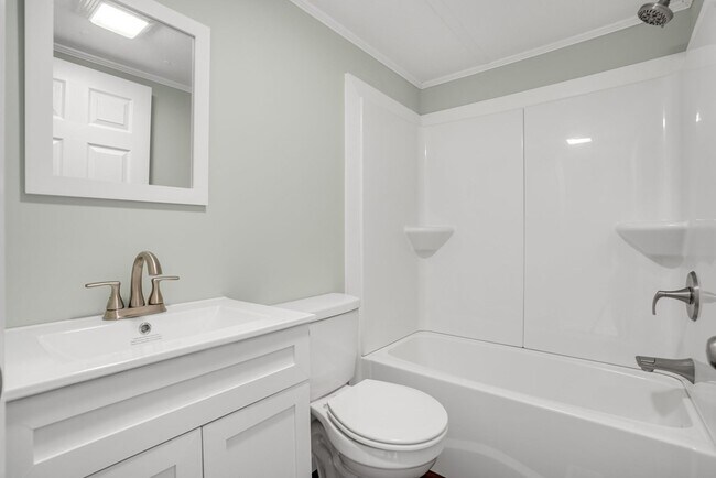 Building Photo - 6266 Magnolia Dr