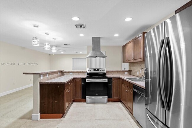 Building Photo - 1472 SW 44th Ave