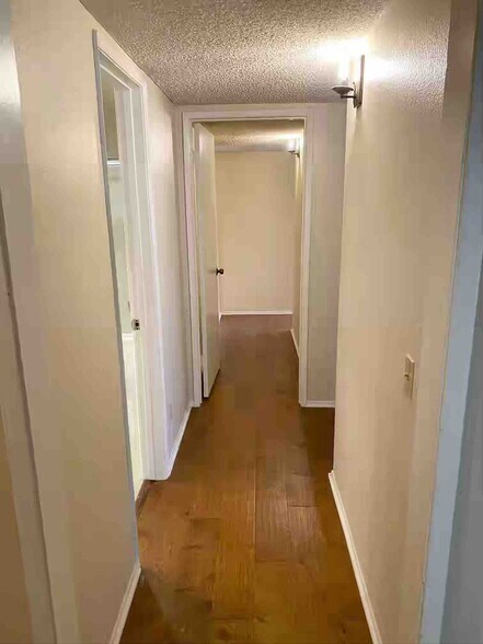 Building Photo - 505 N Louise St