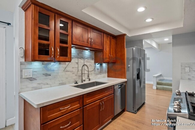 Building Photo - 567 Blue Jay Dr