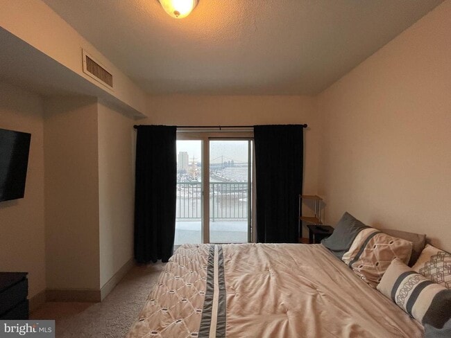 Building Photo - 717 S Christopher Columbus Blvd