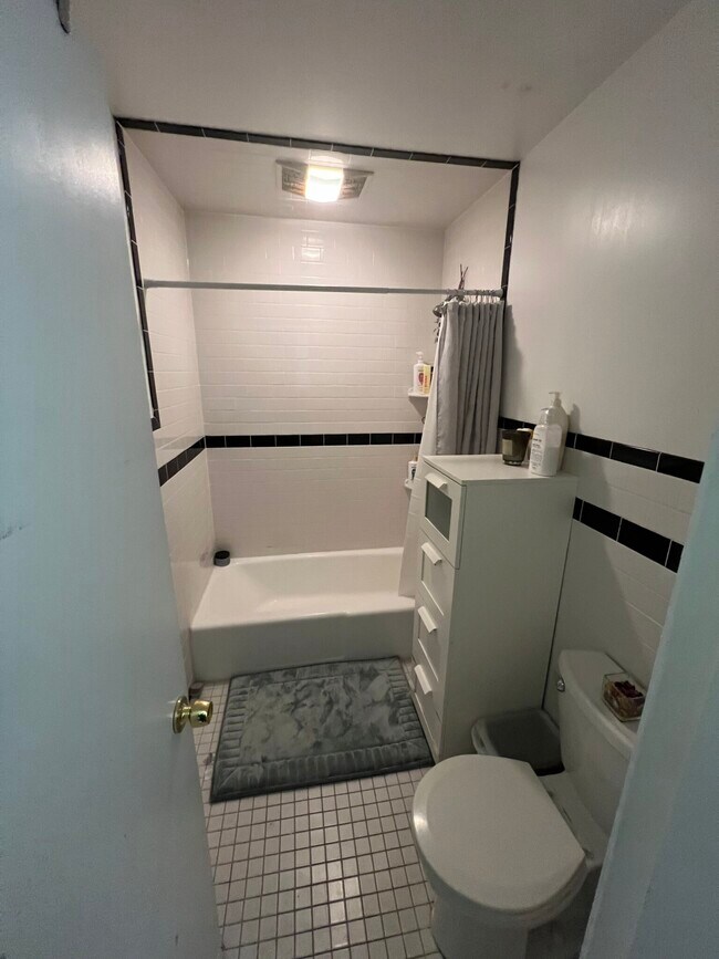 Building Photo - 57 Westland Ave