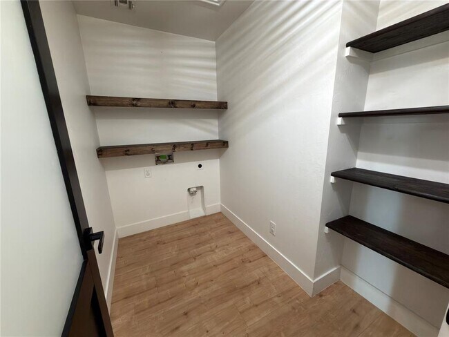 Building Photo - 5705 Marblewood Dr