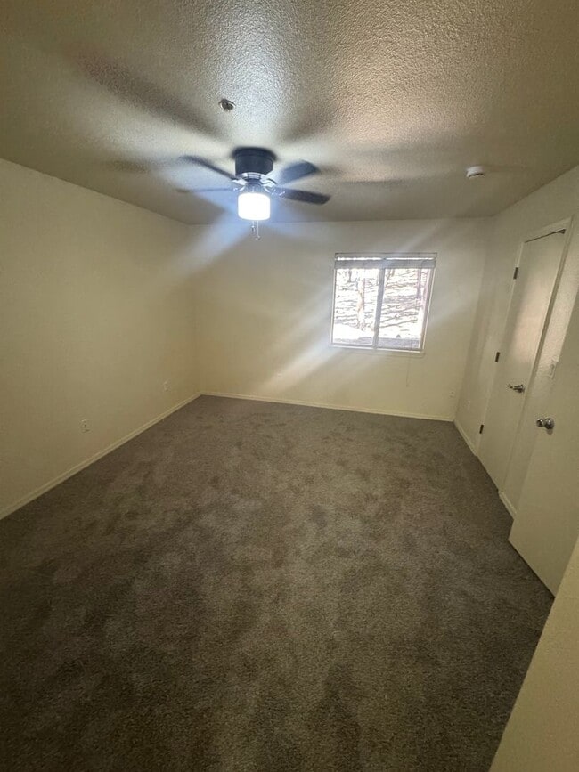 Building Photo - 2-Bed Condo in The Arbors- Ready for Move-In!
