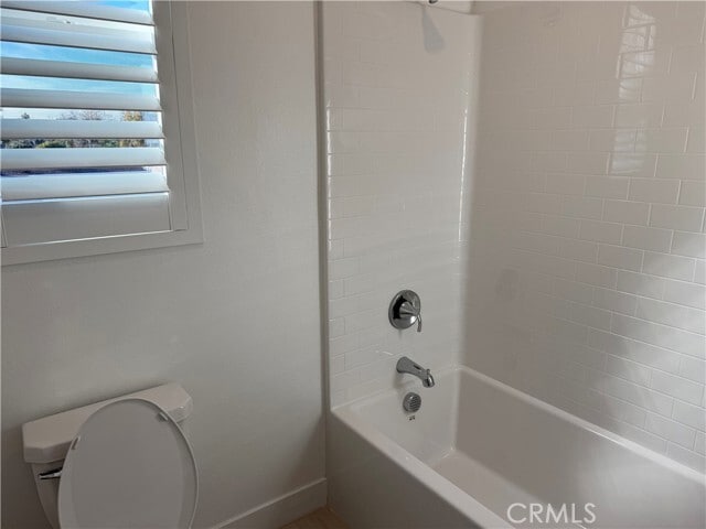 Building Photo - 1204 Hinnen Ave