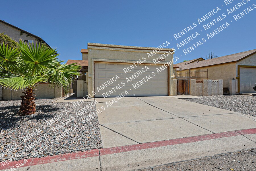 Building Photo - 10021 N 66th Ave