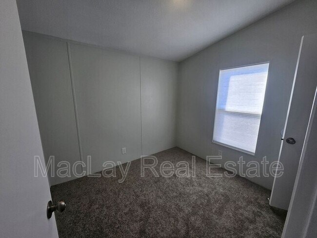 Building Photo - 725 S 97th Way