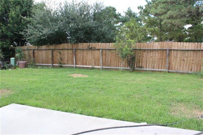 Building Photo - 24202 Kingbriar Dr