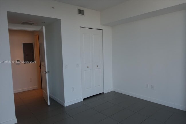 Building Photo - 1600 NE 1st Ave