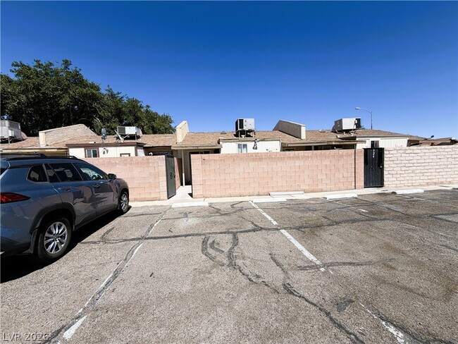 Building Photo - 328 N Linn Ln