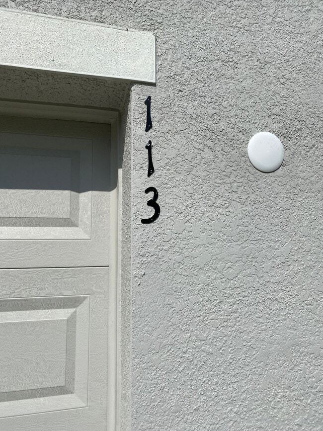 Building Photo - Desirable SE Ocala Subdivision - Lake Diamond-North - 4/3/2 *Available Soon* Won't Last!