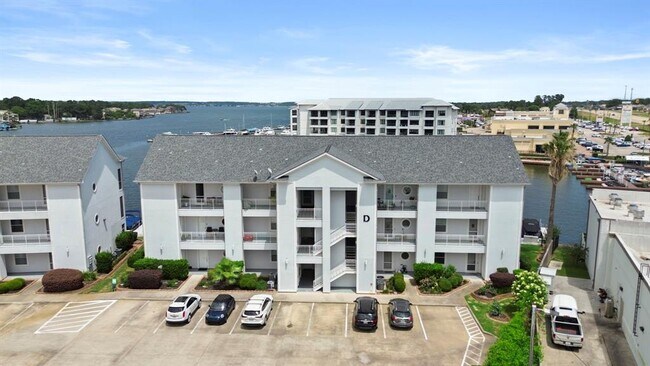 Building Photo - 168 Lake Point Blvd
