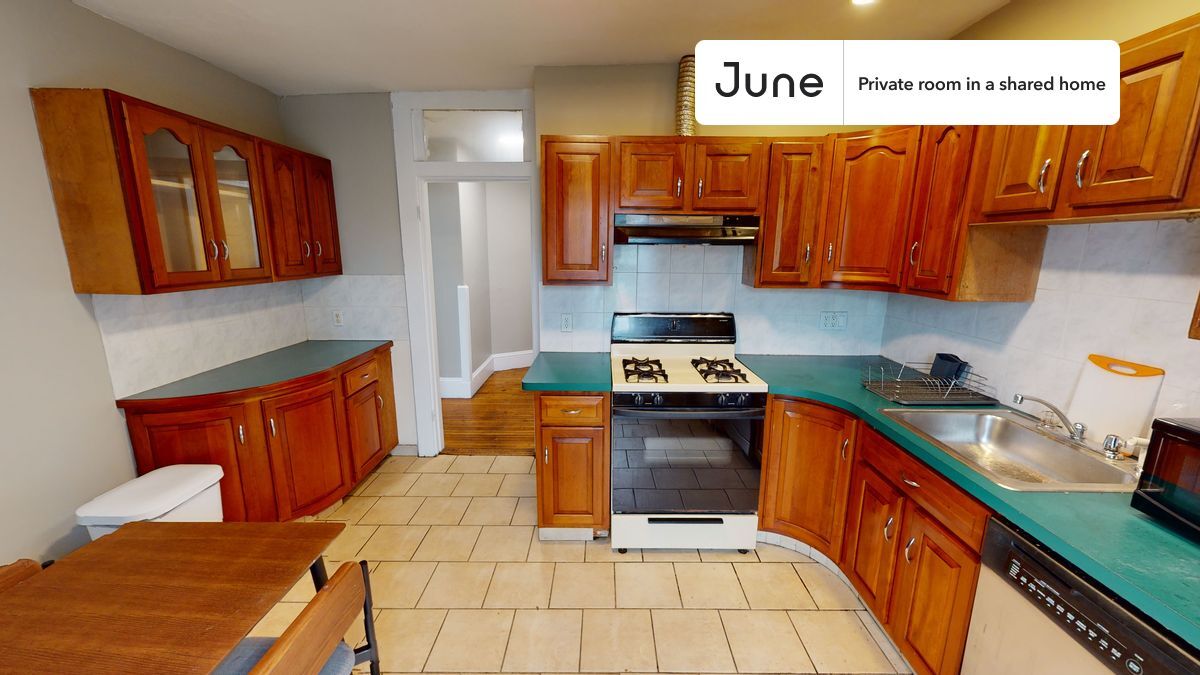 Building Photo - Room in Shared 4 bed/2 bath home in Allston