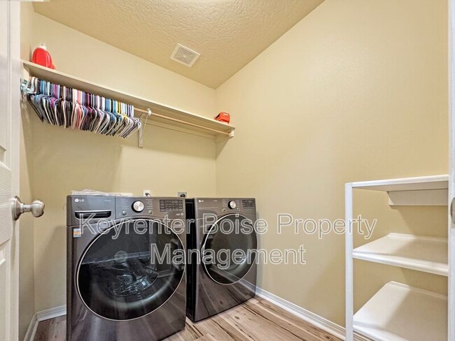 Building Photo - 4287 E Arch Dr
