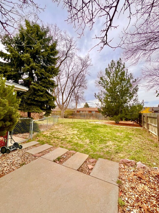 Building Photo - 2217 Bismarck Ct