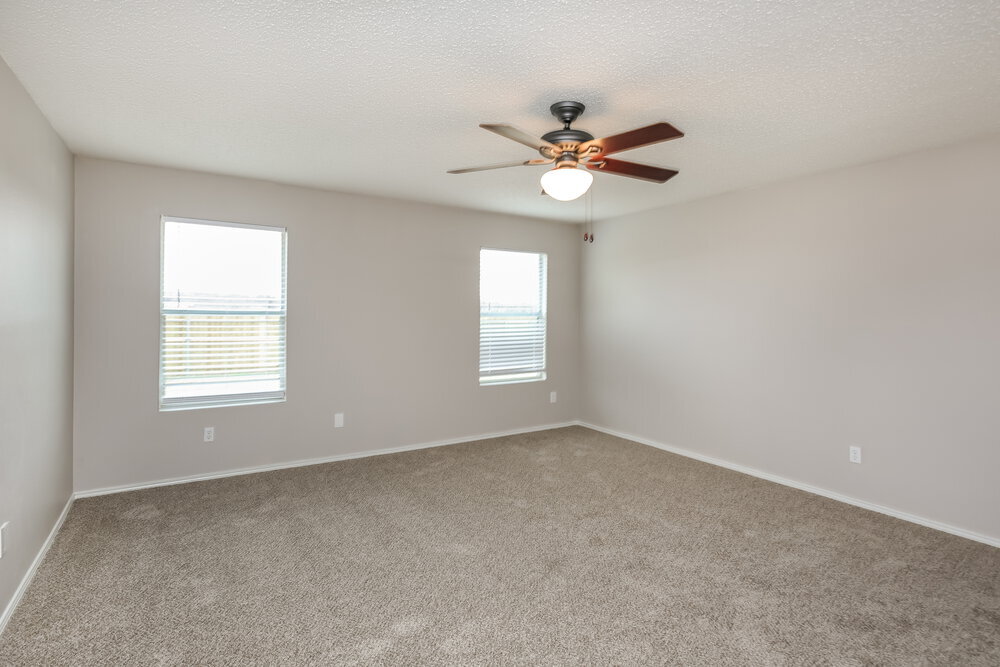 Building Photo - 565 Keble Dr