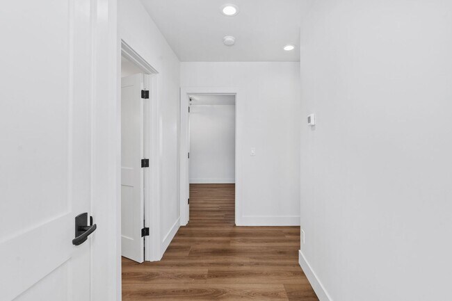 Building Photo - Modern Farmhouse w/ Pool and Paid Utilities