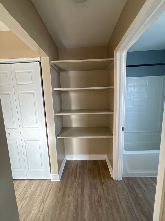 Building Photo - 2 Bedroom in Lancaster!