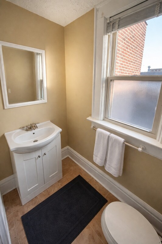 Building Photo - 1115-15 E 18th Ave