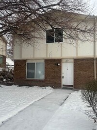 Building Photo - Beautiful 2 bedroom duplex for rent in Cottonwood Heights!