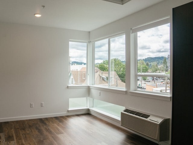 Building Photo - North Louie