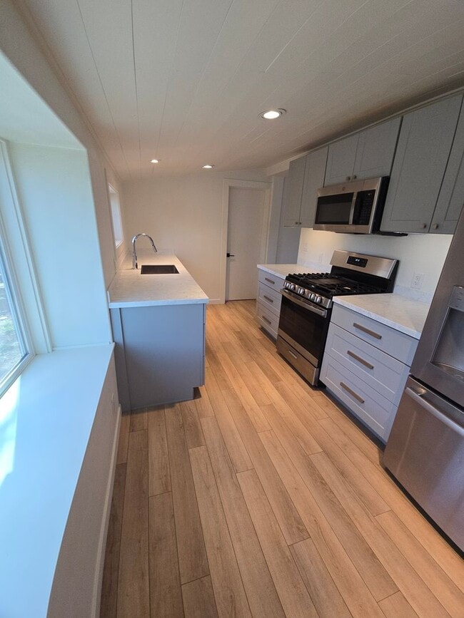 Building Photo - ?PRICE DROP? $300 off 1st months rent?Private & Super Cute 1BR – Prime Bend Location Near Food Carts