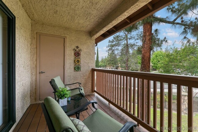 Building Photo - 12095 Alta Carmel Ct