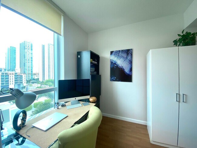 Building Photo - 333 NE 24th St