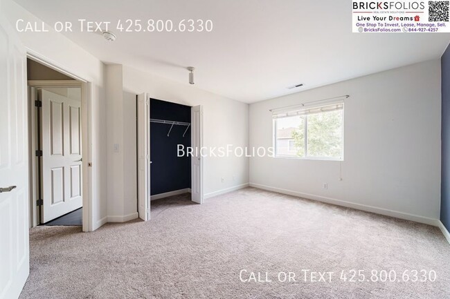 Building Photo - 2728 84th Dr NE