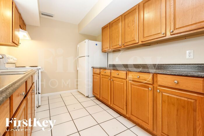 Building Photo - 17395 Dumont Dr