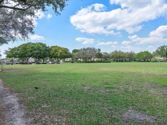 Building Photo - 1516 Zenith Way