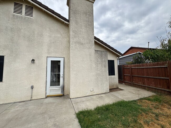 Building Photo - 1919 Gordon Verner Cir