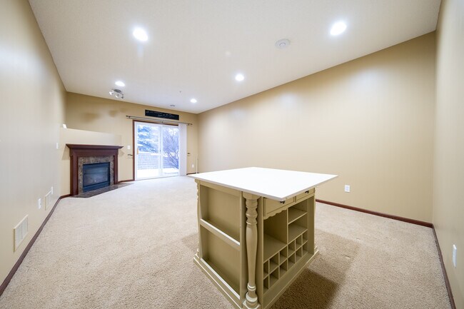 Building Photo - 5128 Yuma Ln N