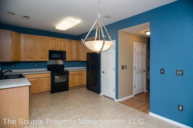 Building Photo - 2 br, 2.5 bath House - 1020 Fenwick Dr