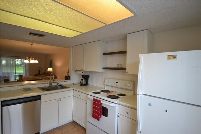 Building Photo - 123 Cypress Ct