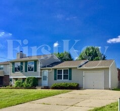 Building Photo - 1458 Summe Dr