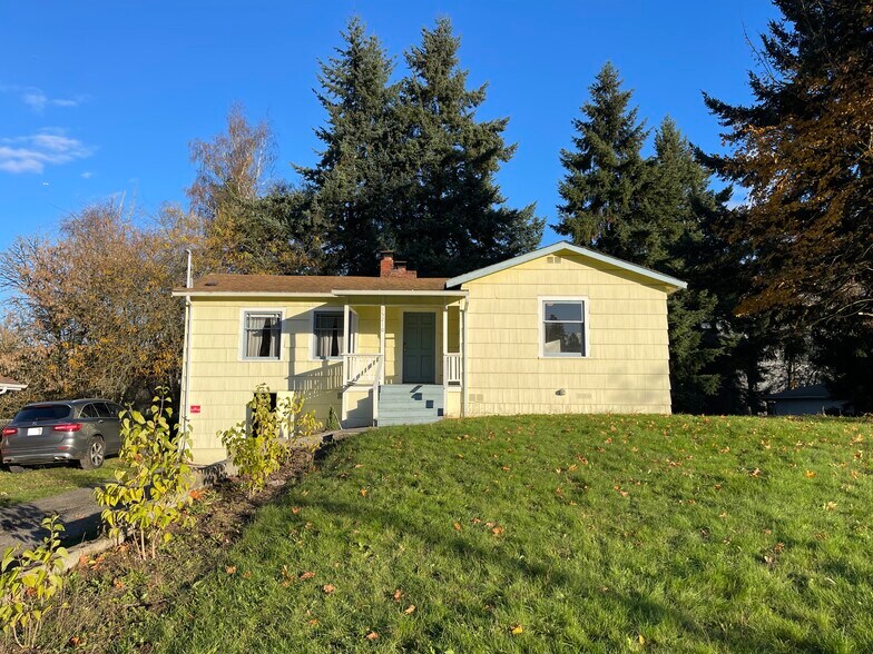 Building Photo - 15210 42nd Ave S