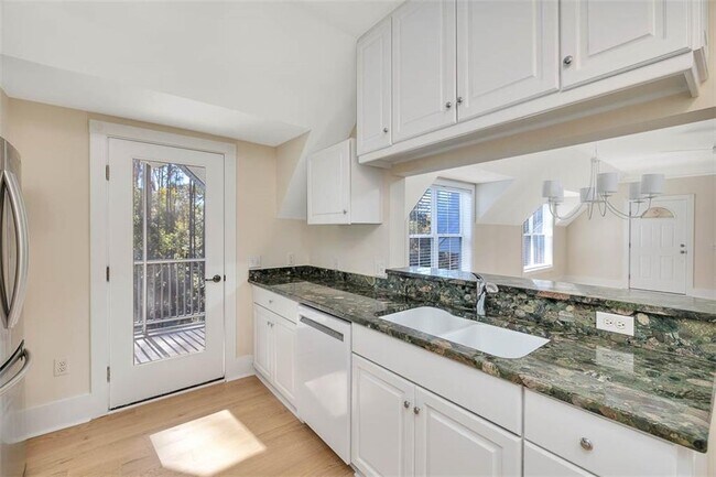 Building Photo - 156 Shady Brook Cir