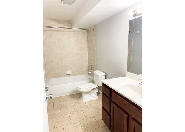 Building Photo - 525 Lowell Ave