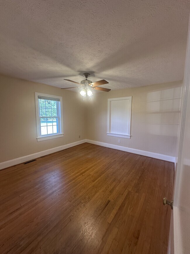Building Photo - 4472 Dry Fork Rd