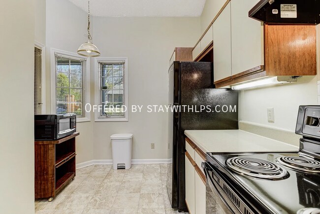 Building Photo - 5013 Scheibler Rd