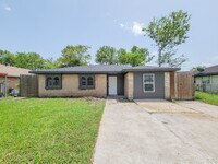 Building Photo - REMODELED 4 BEDROOM 2 BATH LEASE HOME IN HOUSTON