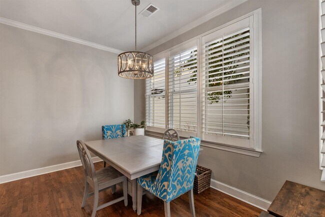 Building Photo - 948 River Breeze Dr